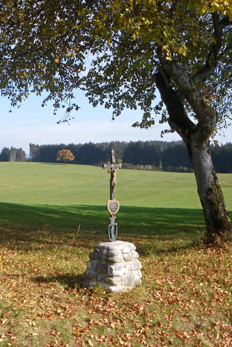 Kreuze am Wegesrand