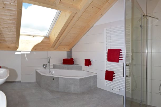 Modernes Badezimmer